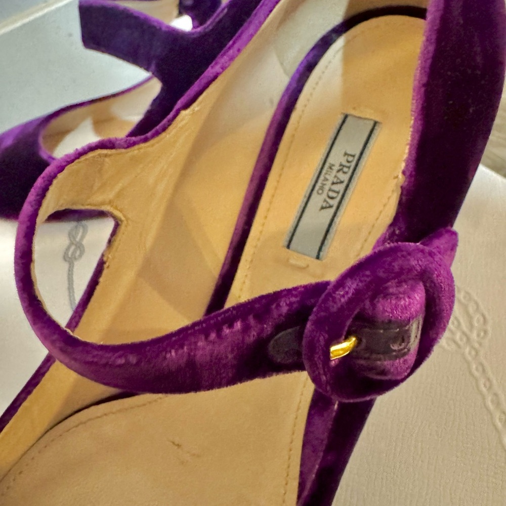 Prada Women's Luxurious Purple Velvet Heels - Picture 5 of 7